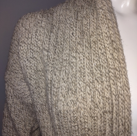 Bench sweater - Picture 4 of 8